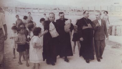Photo of Don Canelli, un prete in Comune per i bimbi bisognosi e le giovani madri